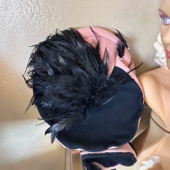 UPSCALE 1940s\' VINTAGE BLACK/PINK FELT \